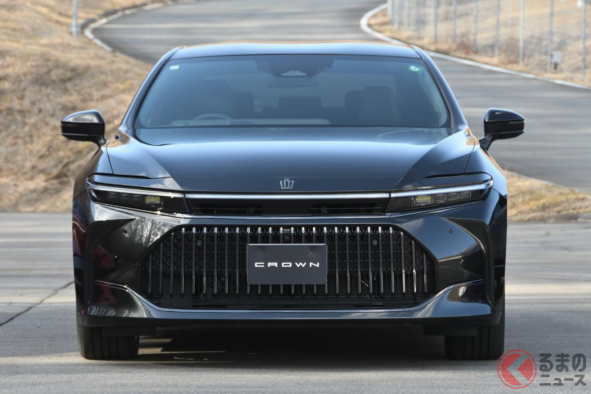 王道セダンここにあり！ ショーファーカーとなる「セダン」とは？ 初代セルシオの感動が蘇るレベル!?