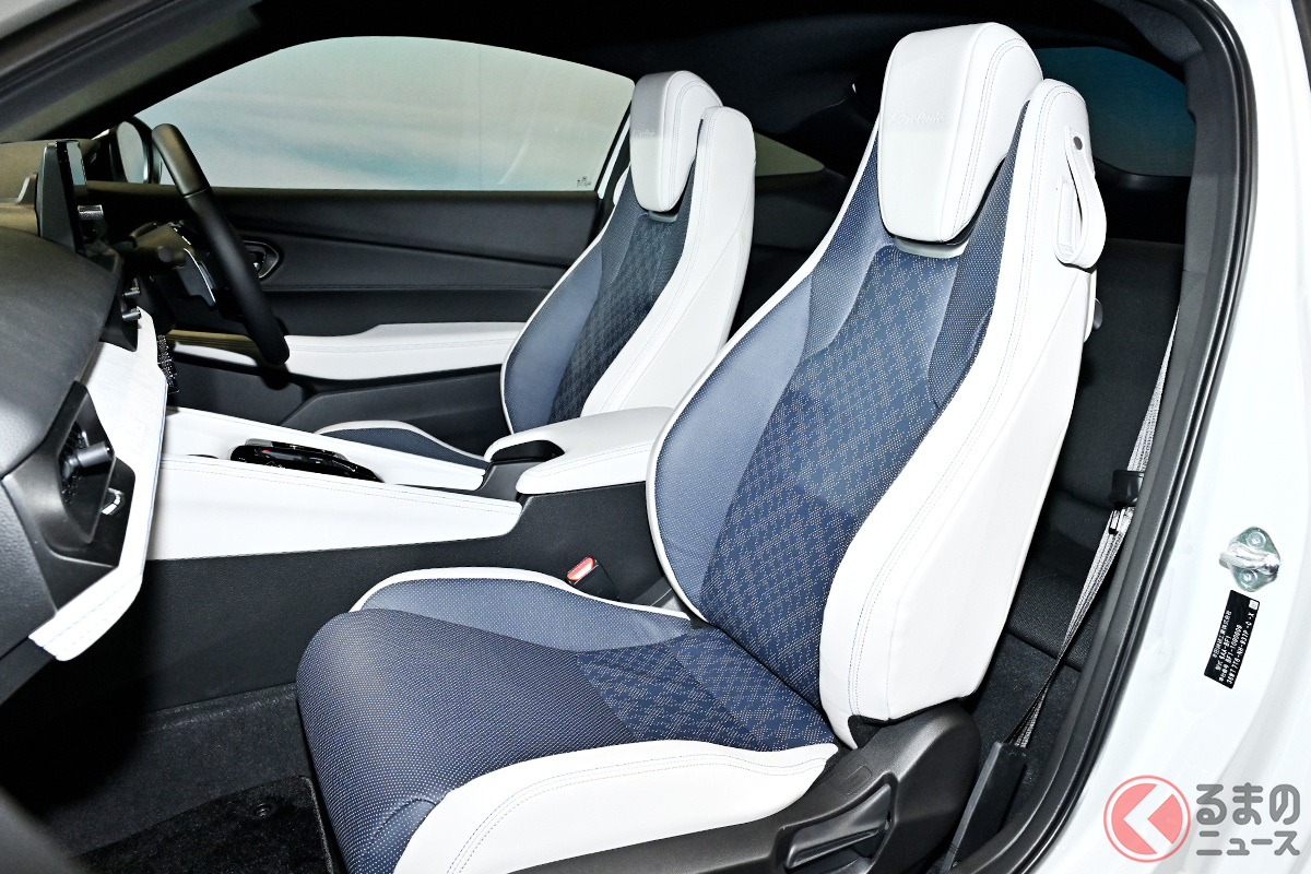 新型「プレリュード」の高級インテリア