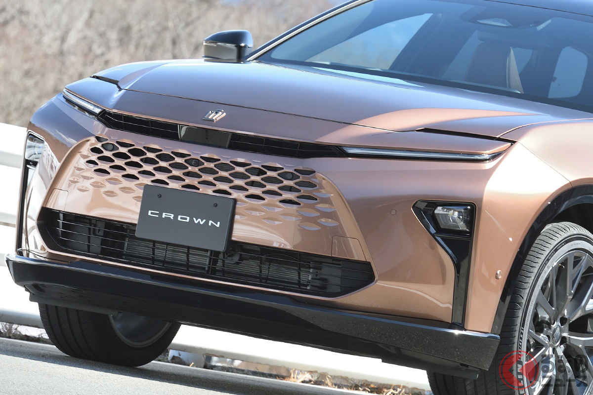 ワゴン×SUVの新型「クラウンエステート」