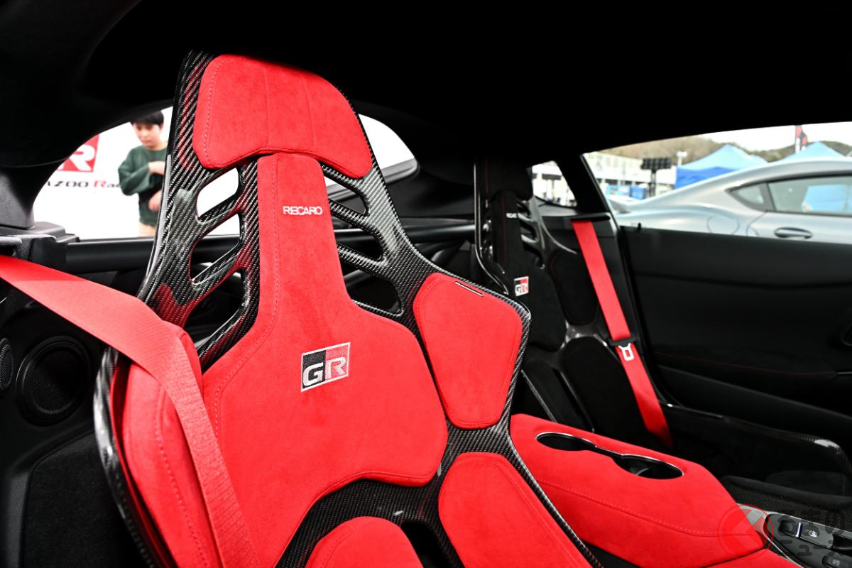 A90ファイナルエディションが展示され、乗り込み放題だった