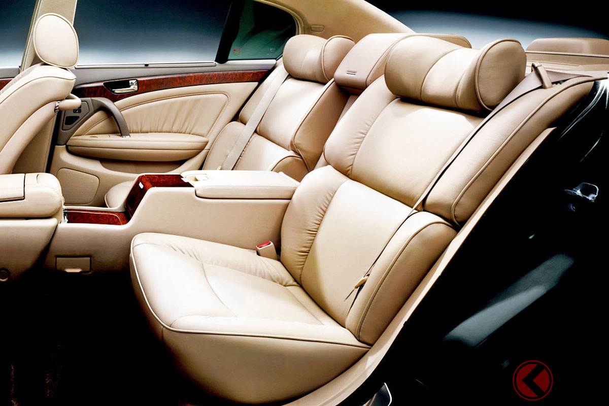 見るからにかけ心地良さそう! 日産「プレジデント」(4代目)4人乗り仕様の豪華なリアシート