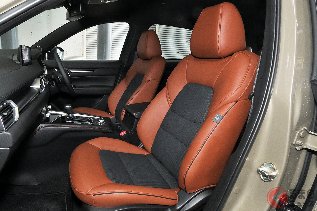 テラコッタカラーのシートが目を惹く! マツダ最新「CX-5」のスポーティ&レトロ仕様とは?