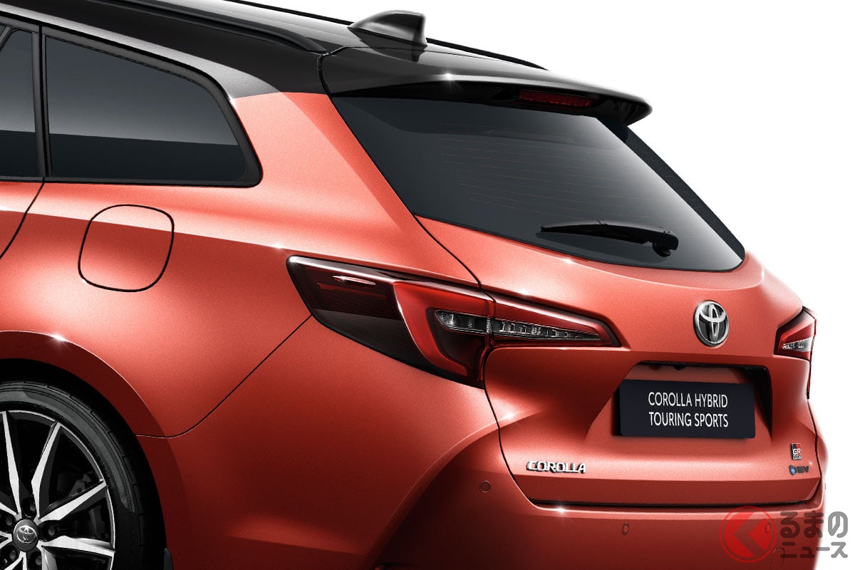 新色「ボルケーノオレンジ」が設定された新「カローラ」