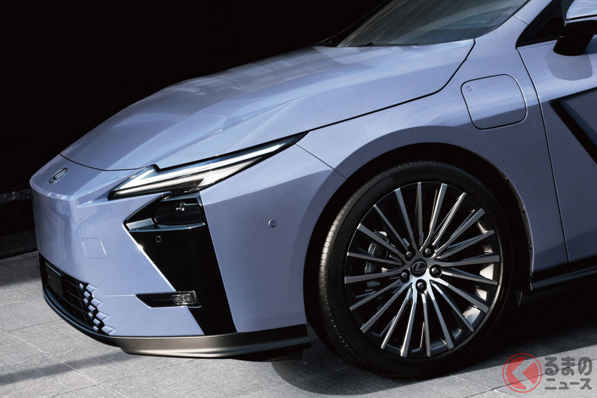 7年ぶりにフルモデルチェンジされたレクサス「ES」(8代目)