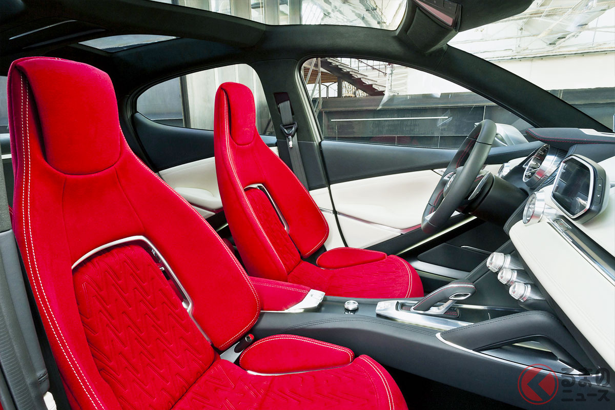 マツダ「斬新コンパクトカー」日本初公開に反響殺到!