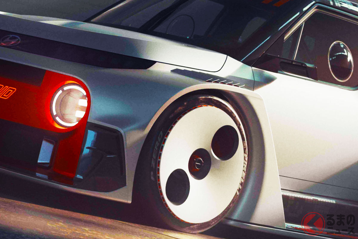 “丸目ライト”の新型「スポーツハッチ」初公開!