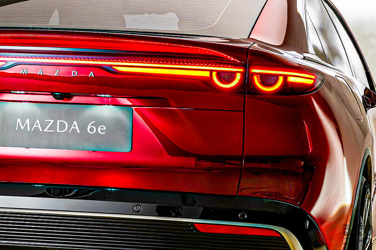 流麗ボディの新型セダン!