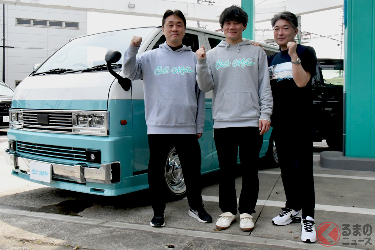 ALPINE STYLE東京の店長を務める久岡聖さん(中央)と、アルパインニューズ社長の宮下謙さん(右)、アルパインマーケティング取締役 マーケティング担当の有福秀之さん(左)