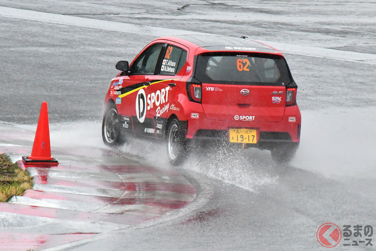 フルウエットのなかを軽快に駆け抜ける