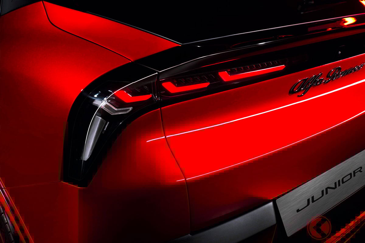 わずか“6日”で車名変更した「小さな高級車」ついに発売!