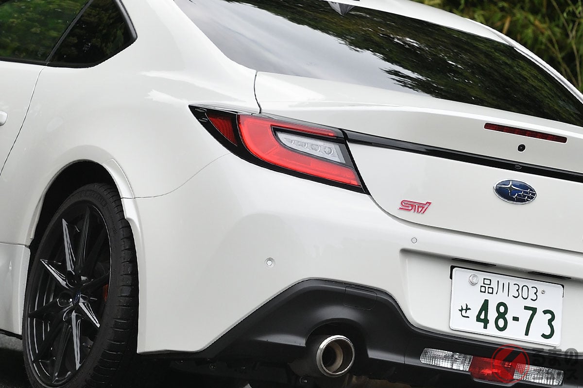 4人乗りスポーツカーのスバル「BRZ」