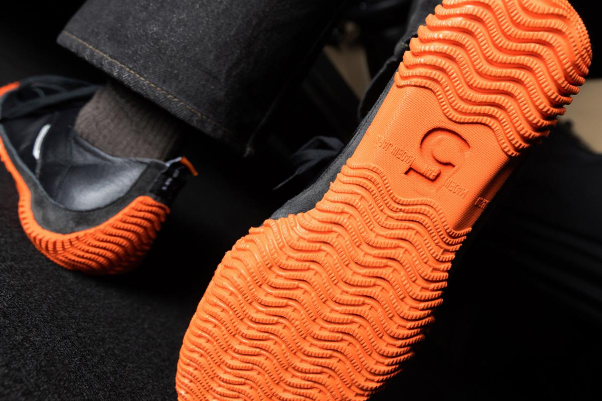 マツダ ロードスターとスピングルのコラボスニーカー「SP-MX5」を5月25日から発売