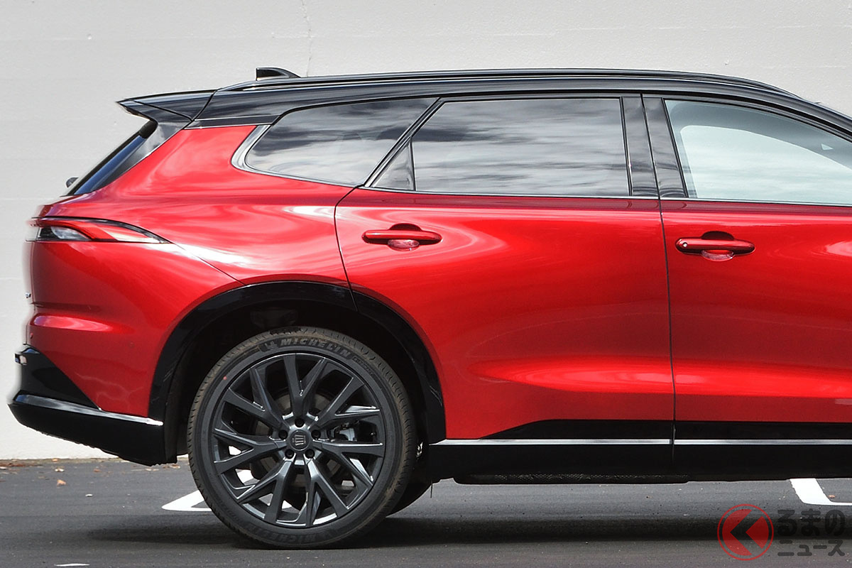 荷室の広さと走行性能の高さがステーションワゴンの魅力(クラウンエステート)