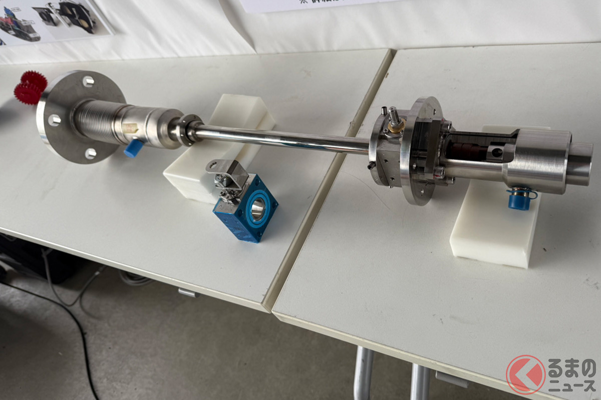 内部ピストン構造(コールドフィンガーが直接押して開閉)を採用