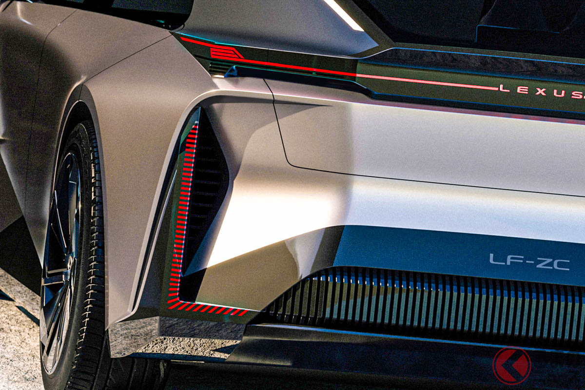 スライドドアセダン!?