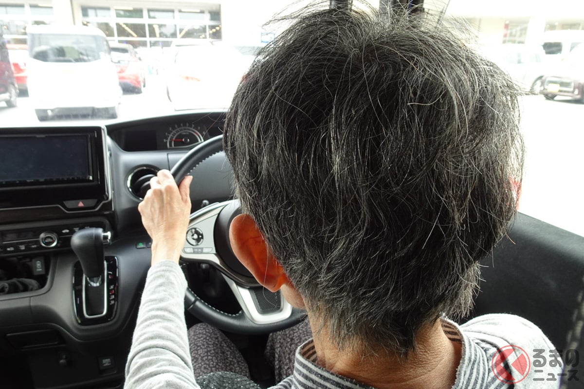 歩行者がいるにもかかわらず一時停止をしなかったとして、76歳の男が道路交通法違反で現行犯逮捕された(画像はイメージ/フォトAC)