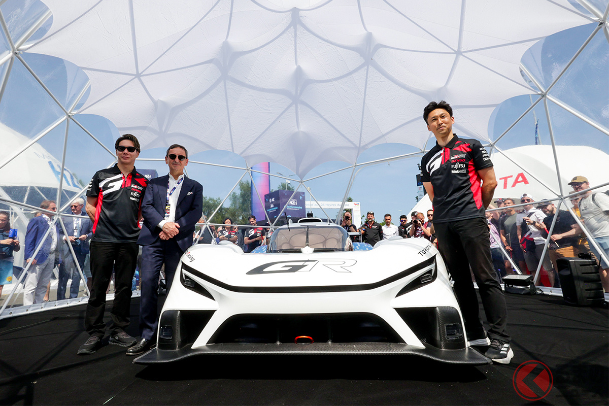 「ル・マン24時間レース」ののH2ビレッジでアンベールされた様子(画像引用:TOYOTA GAZOO Racing)。