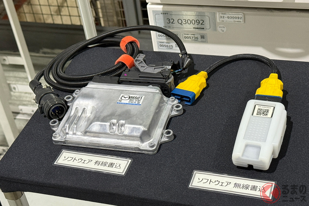 車両制御デバイスのソフトウェアを「Factory OTA」という無線端末