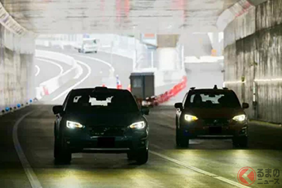光ファイバセンシング技術を用いた 路車協調型自動運転の実証実験を行う様子