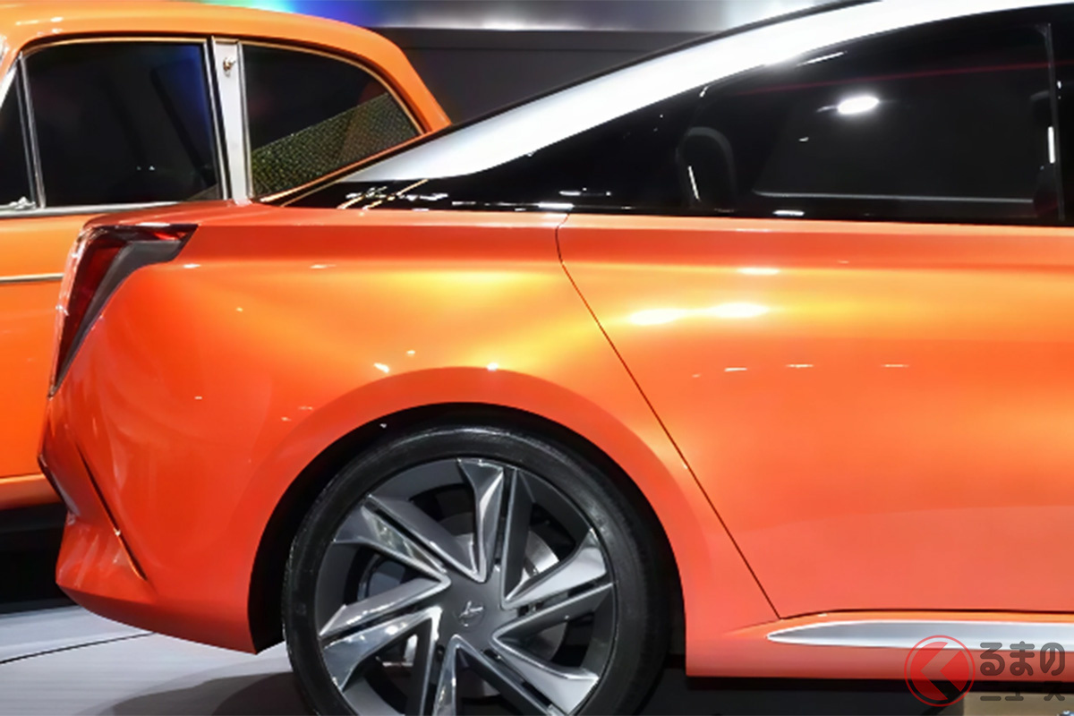 ダイハツの軽…ではない普通車サイズの4ドアクーペとは?