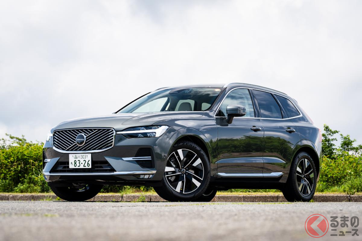 外観ではフロントグリル、ホイール、フルLEDテールライトに新たな意匠が採用されている