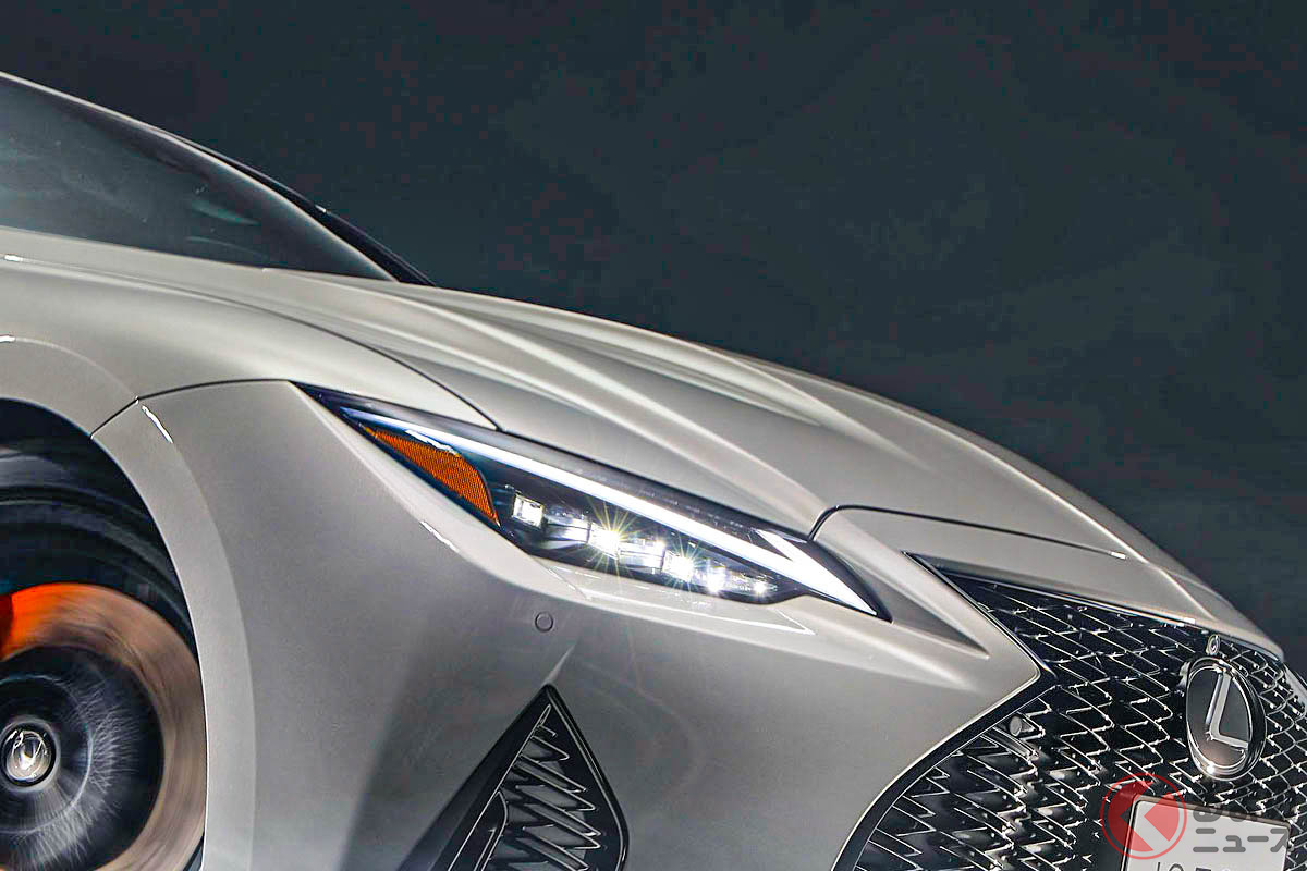 V8搭載のハイパフォーマンスセダン!