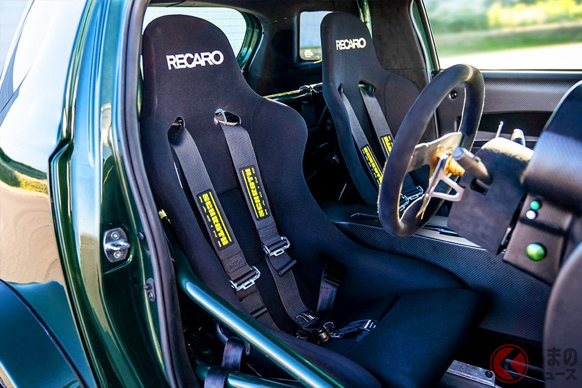 専用のスポーティな内装もカッコイイ!