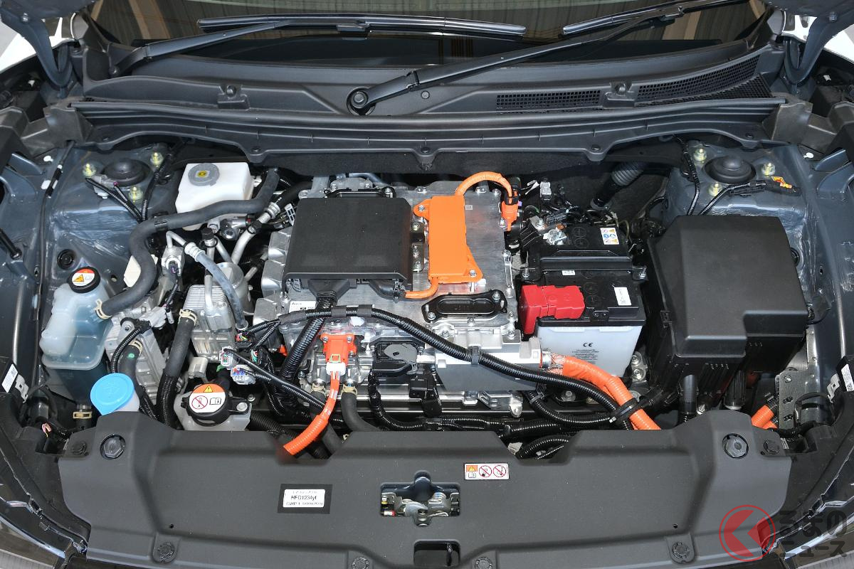 モーター、インバーター、トランスアクスルを一体化した「E-アクスル」を採用