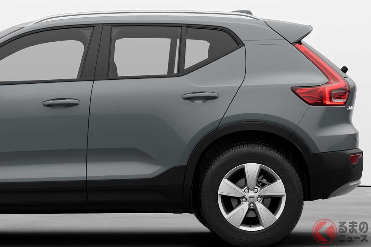 ボルボXC40「Essential B3」