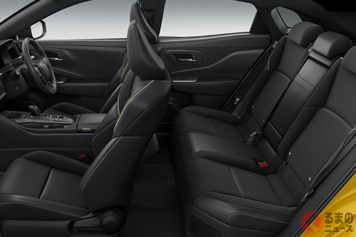 新グレード「SPORT G」の追加。シート表皮:上級ファブリック&合成皮革