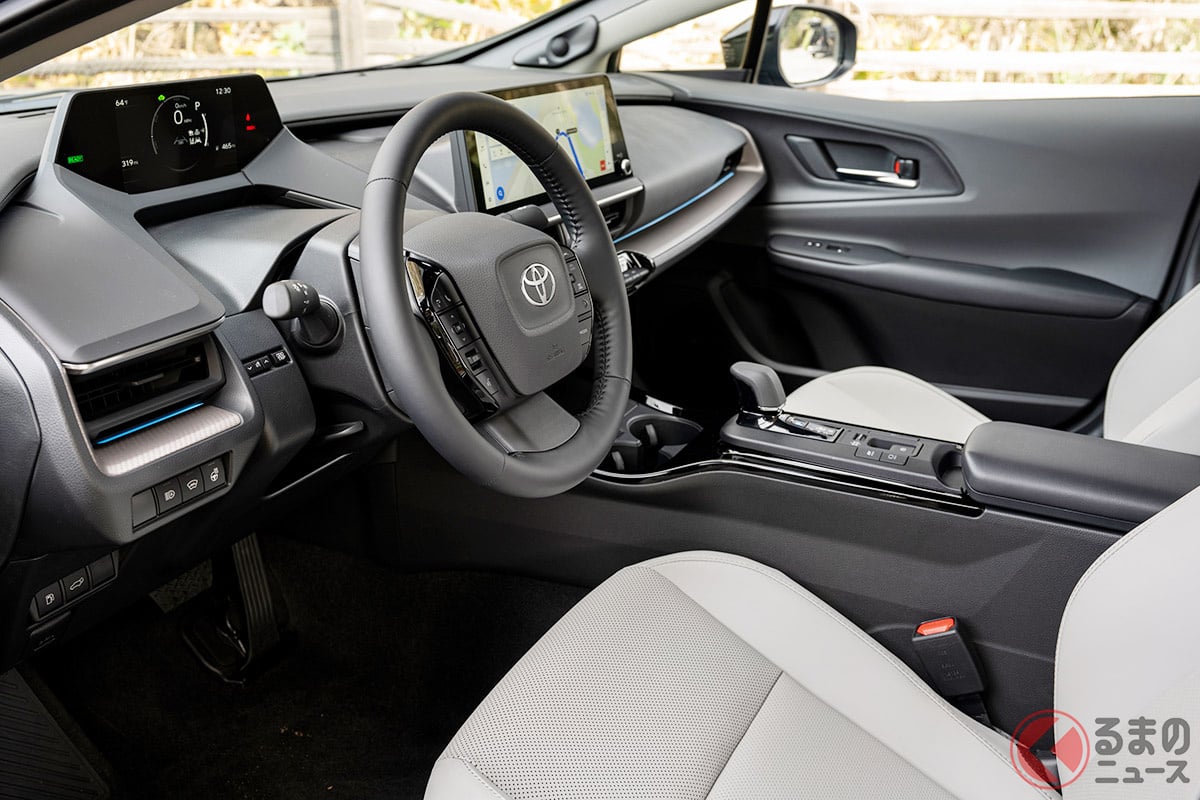 スタイリッシュなホワイト内装の「プリウス」(アメリカ仕様)