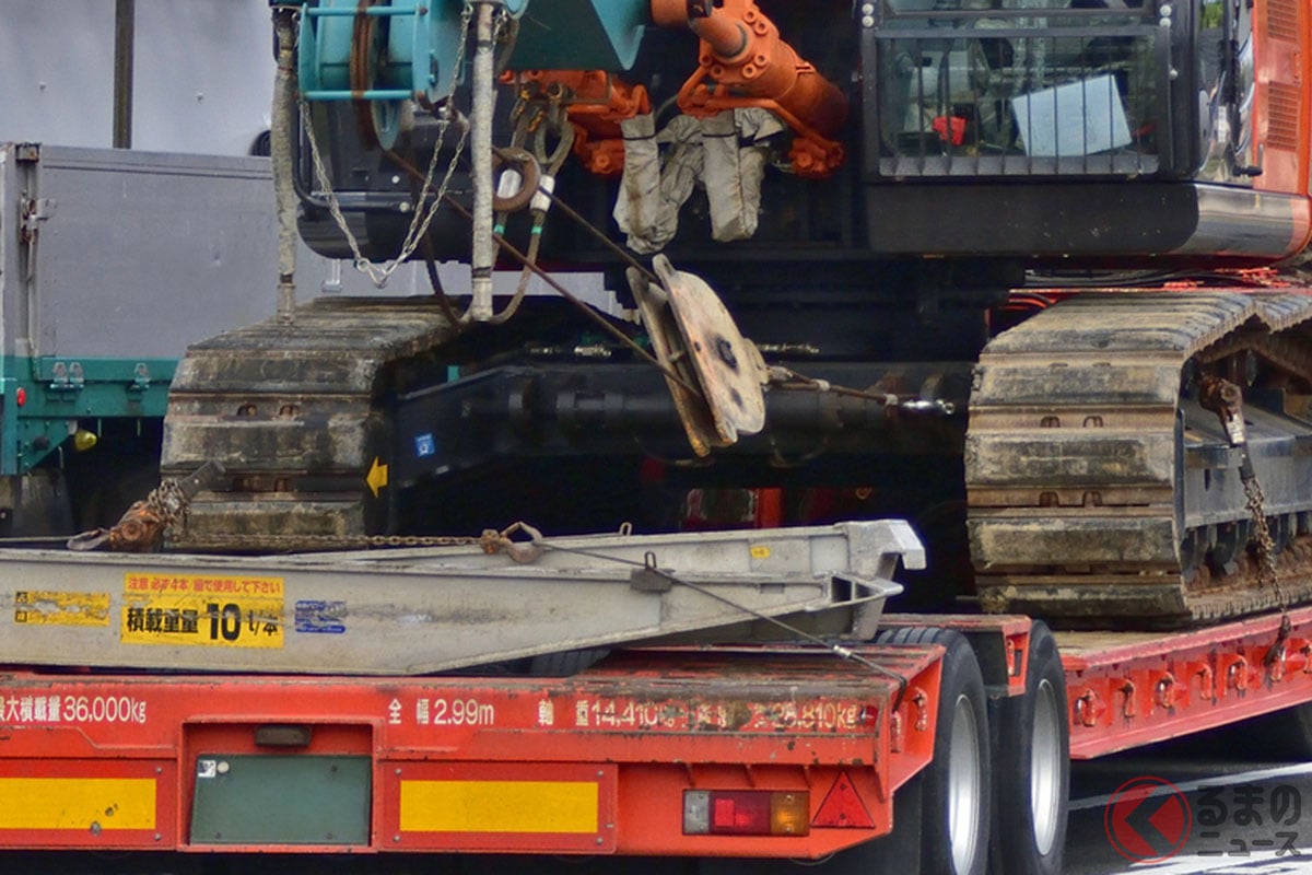 重量のある車両の例(画像:PIXTA/イメージです。今回の事案とは一切無関係です)