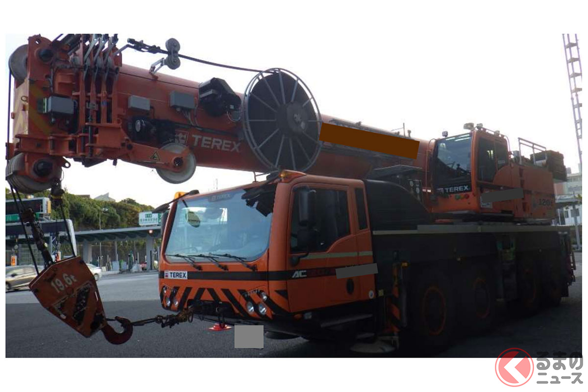 重量オーバー車のイメージ。画像は2025年に横横道路を「24t」オーバーして通行した違反車両(画像:NEXCO東日本)。