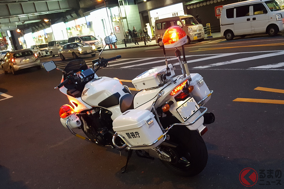 白バイを真似ても違反となる？ （画像は本物の白バイ）
