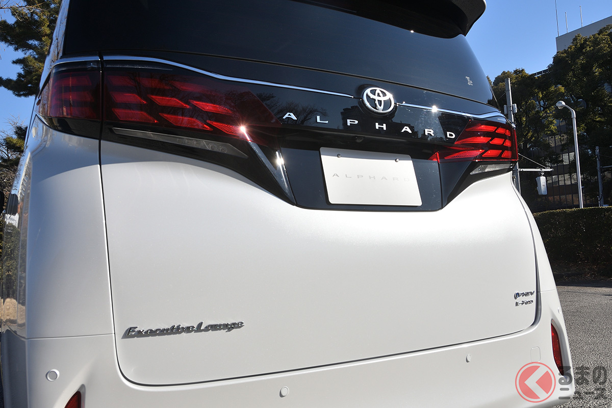 【500万前半から購入可能!】アルファードの価格をグレード別で紹介!PHEVモデルは1,000万円超!