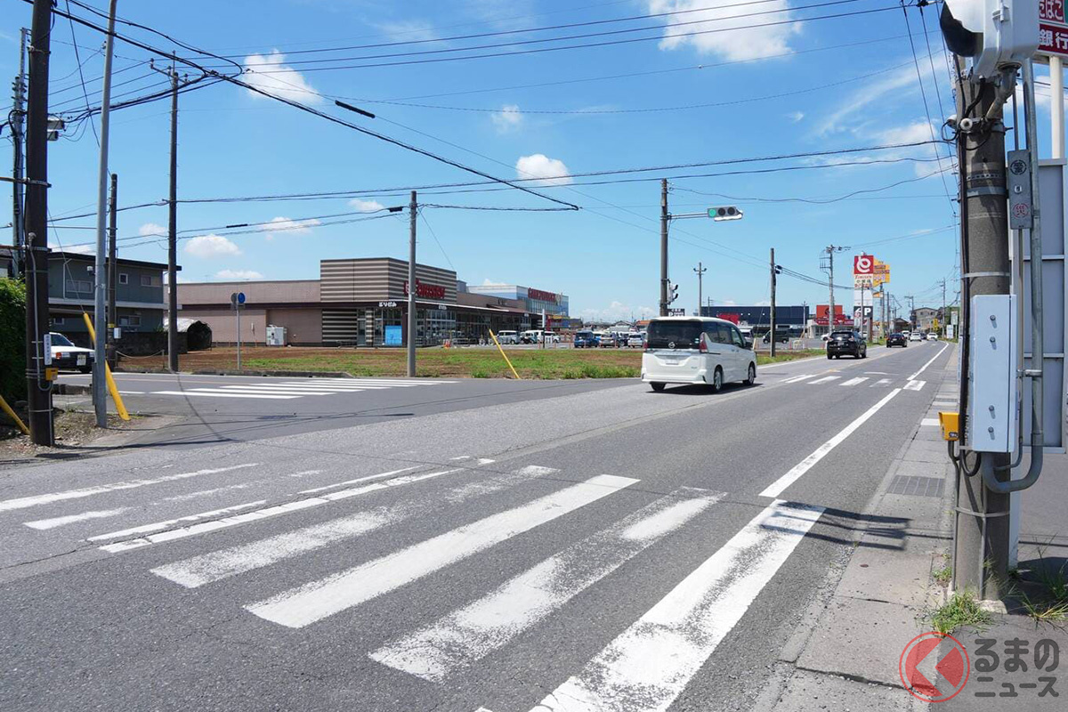 時間帯問わず交通量が多い国道125号線「丘里公園入口交差点」(筆者撮影)