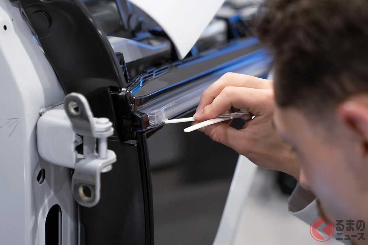 専用のツールを使ってパーツ間の隙間まで確認