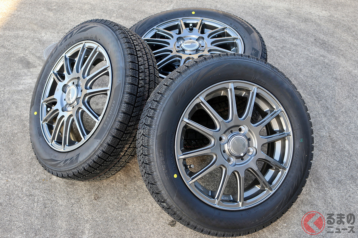 スタッドレスタイヤ(冬タイヤ)を夏に使用する問題点と対策(画像はイメージ/フォトAC)