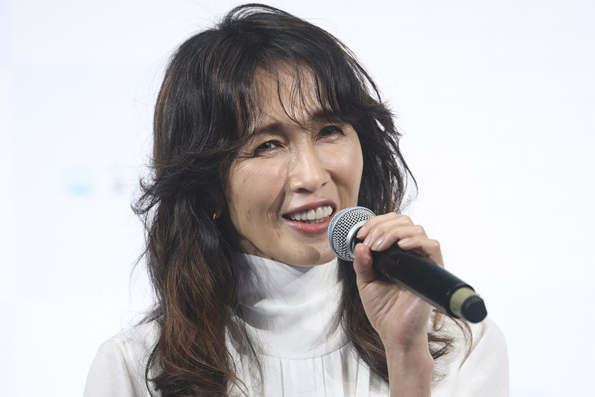 工藤静香さんの愛車に「熱視線」集まる！［Photo：時事］