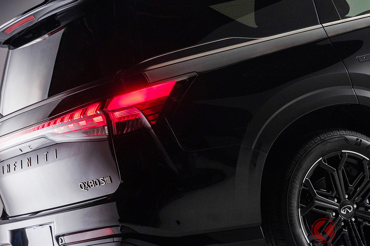 精悍で引き締まった印象を強調する新グレード「QX80 スポーツ」とは