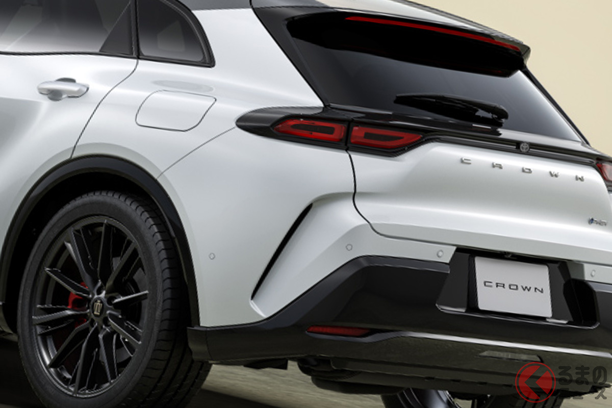 トヨタ「クラウンスポーツ RS “THE 70th”」