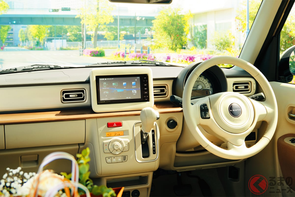 大きく進化した新「軽セダン」何が変わった?