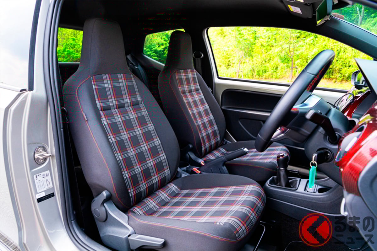 赤チェックの内装がお洒落！6速MTしかないスポーティモデルとは？