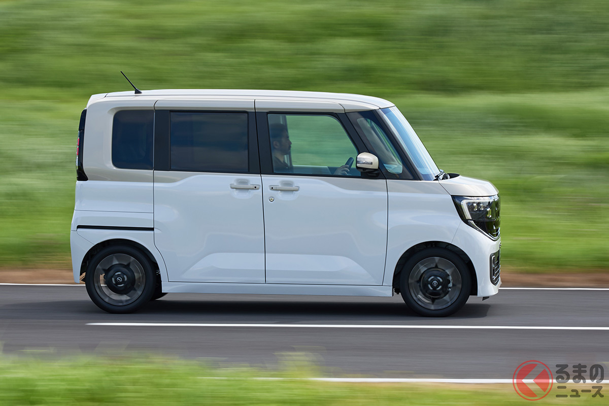 全開加速では有段AT車のような制御でスムーズな回転フィールを味わえる!