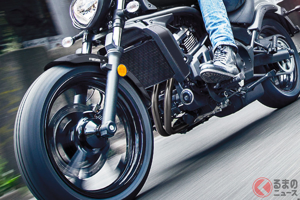 新車105万円! カワサキ新「大型クルーザー」発表に反響殺到!