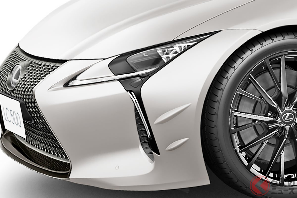 専用「マットクリア塗装」のボディカラーも精悍! レクサス新「2人乗り“超高級スポーツ”モデル」とは