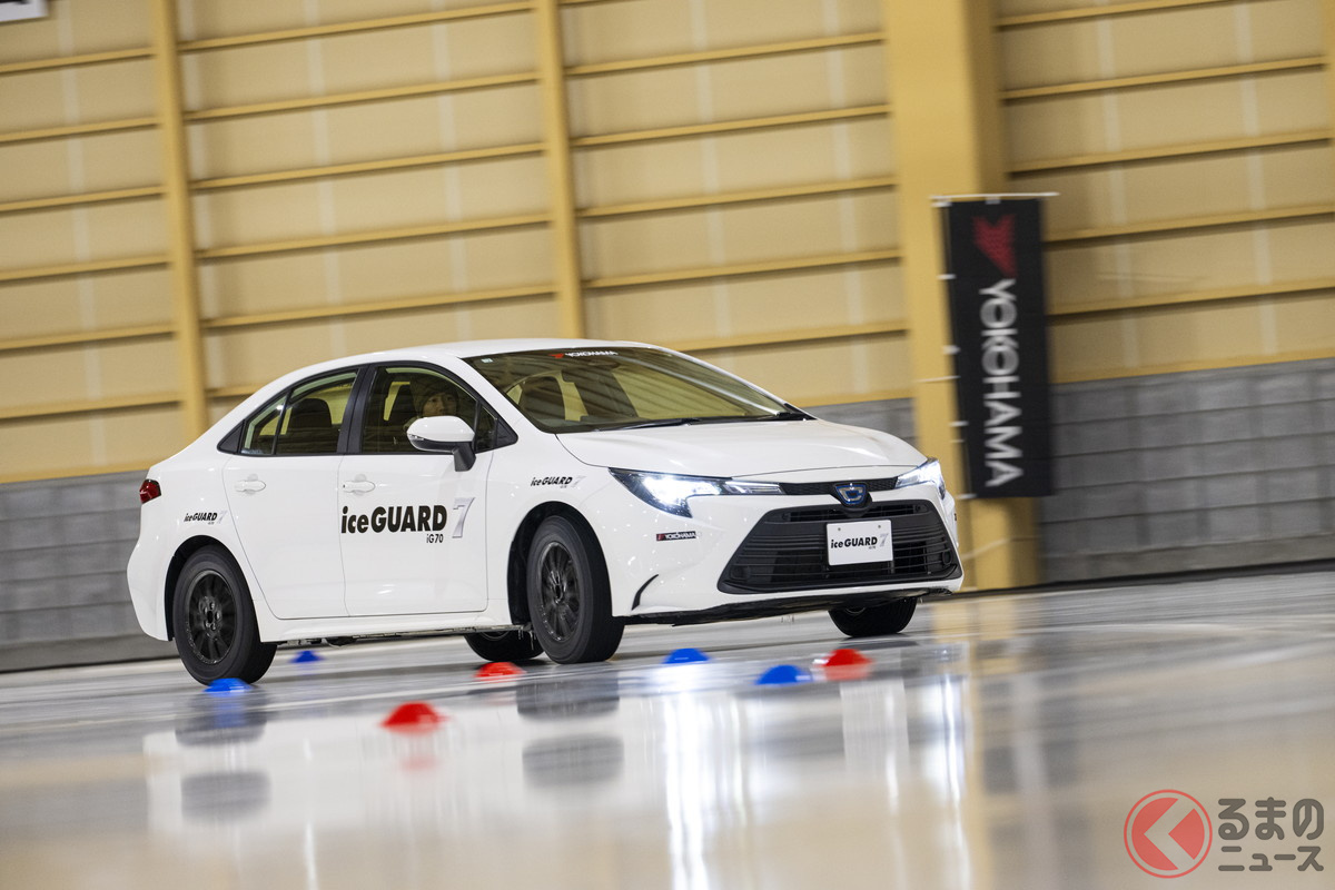 氷上旋回。滑り始めるまでの安心感も違うのだとか