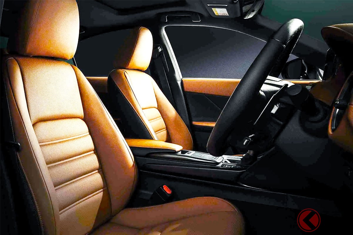 レクサス新「“小さな”最安セダン」登場!