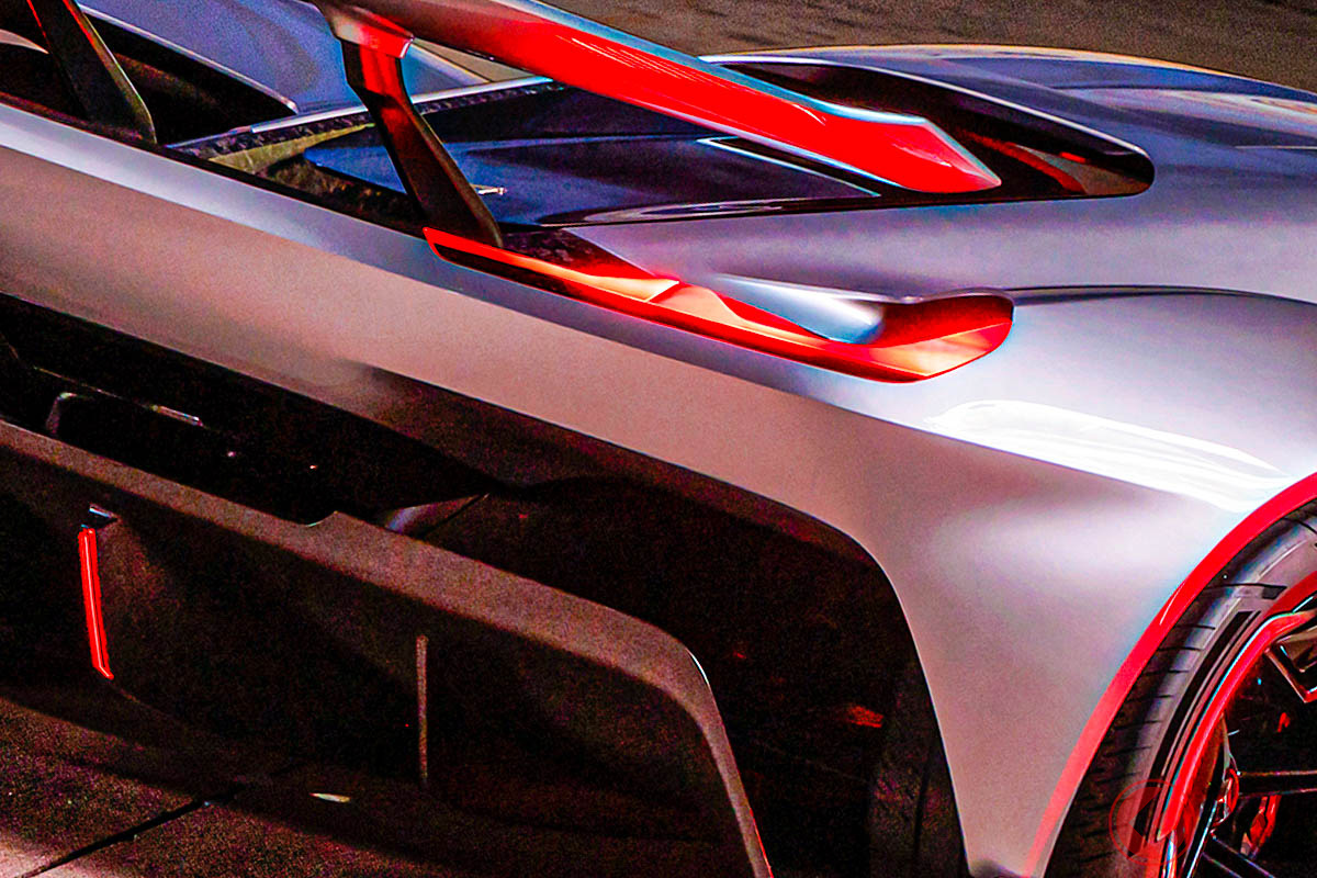 1万5000回転まで回るV8 !?