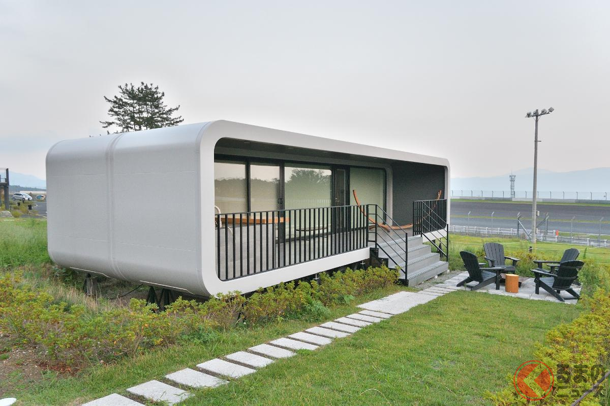 もはやアウトドアと呼んでいいのかわからない豪華なトレーラーヴィラ